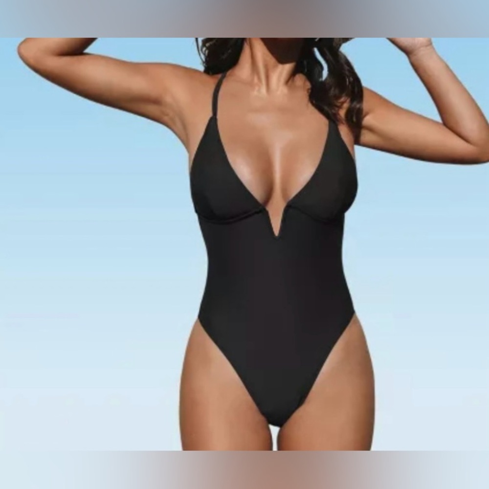 NWT Cupshe Black One Piece Deep V Crisscross Swimsuit Size L